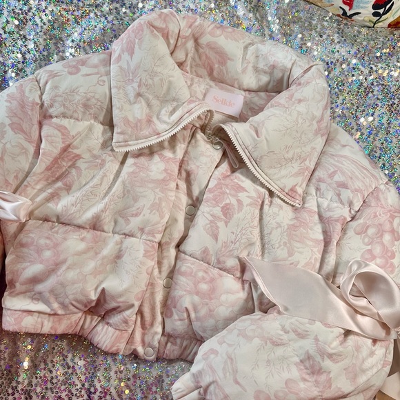 Selkie • Marshmallow Printed Cropped Puffer Coat - Picture 9 of 17